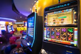 Antarmuka aplikasi ro togel menampilkan notifikasi pertandingan langsung dan pilihan pembayaran DANA, OVO, GoPay